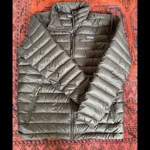 Patagonia Mens Down Sweater in Black Size L